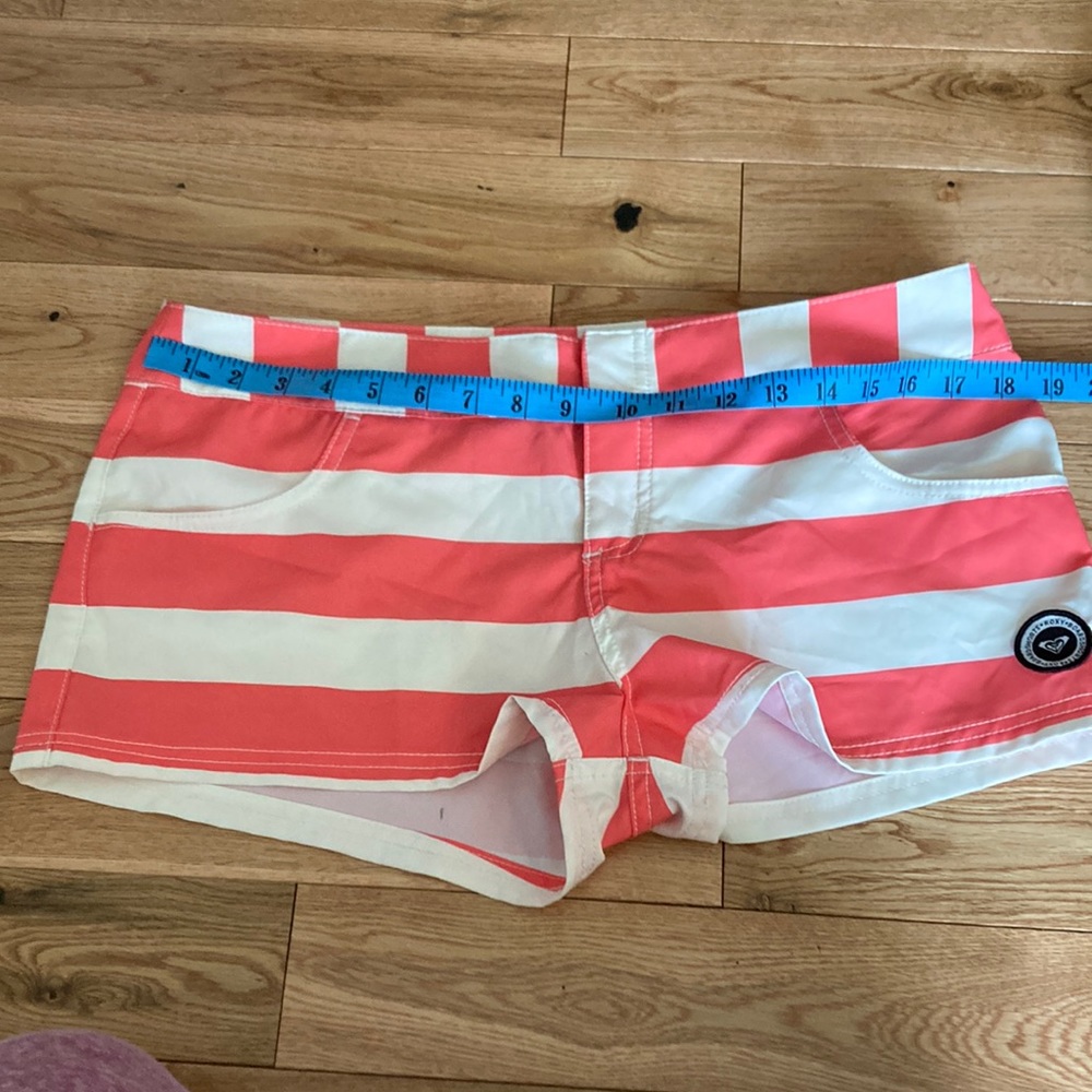 Roxy Boardshorts white and pink stripe shorts
